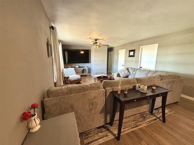 200 Arden Street, Bowie, TX 76230