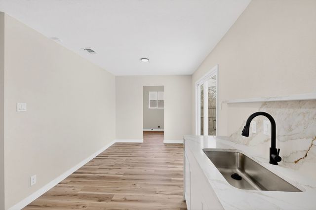 2213 Pontiac Drive, Arlington, TX 76013