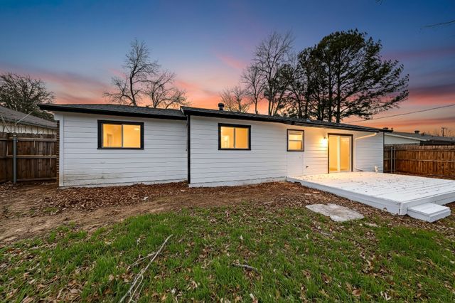 2213 Pontiac Drive, Arlington, TX 76013