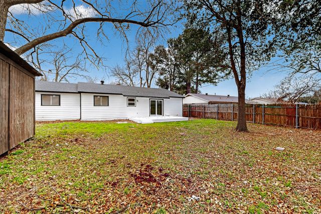 2213 Pontiac Drive, Arlington, TX 76013