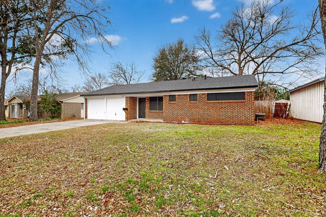 2213 Pontiac Drive, Arlington, TX 76013