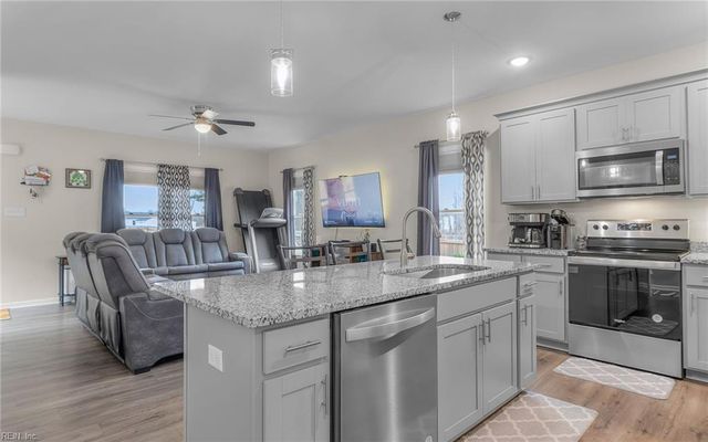 19543 Westall LN, Barhamsville, VA 23011