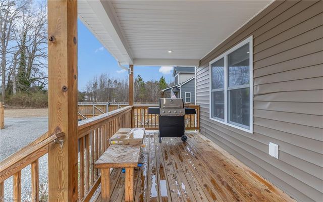 19543 Westall LN, Barhamsville, VA 23011