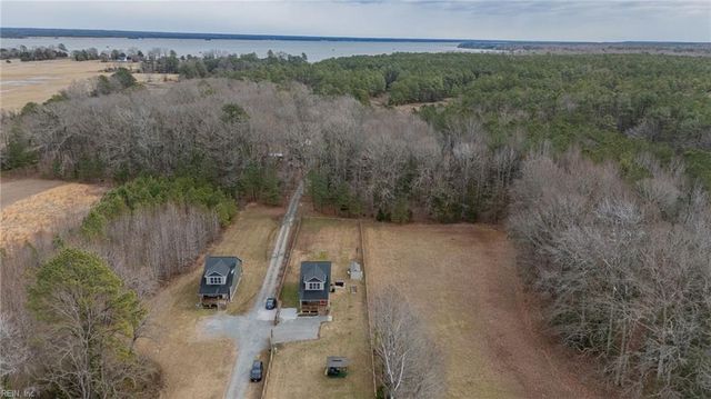 19543 Westall LN, Barhamsville, VA 23011