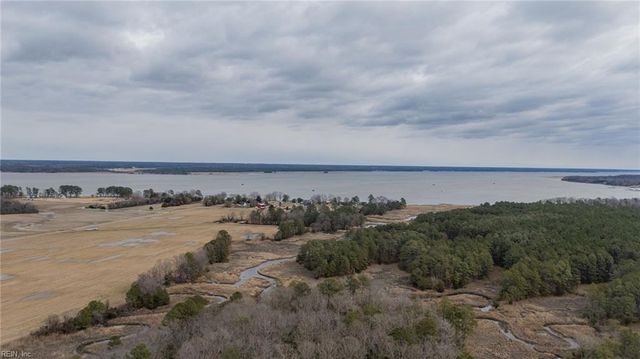 19543 Westall LN, Barhamsville, VA 23011