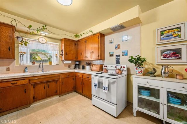 1521 S 3rd Avenue, Arcadia, CA 91006