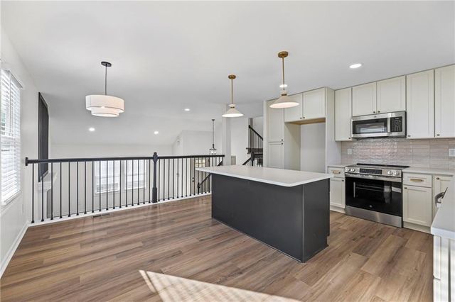 13704 Berger Avenue, Bonner Springs, KS 66012