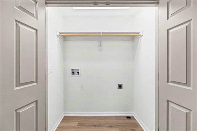 13704 Berger Avenue, Bonner Springs, KS 66012