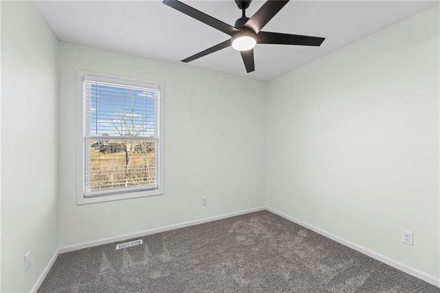 13704 Berger Avenue, Bonner Springs, KS 66012