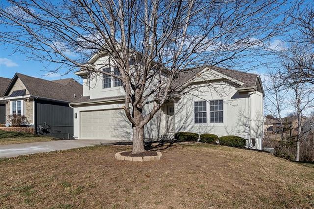 13704 Berger Avenue, Bonner Springs, KS 66012