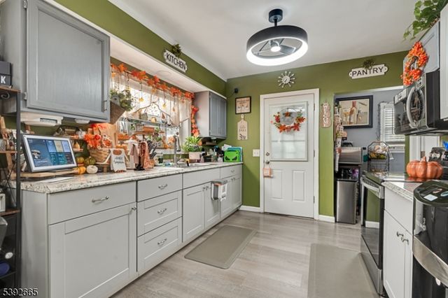 1315 Gress St, Manville Boro, NJ 08835