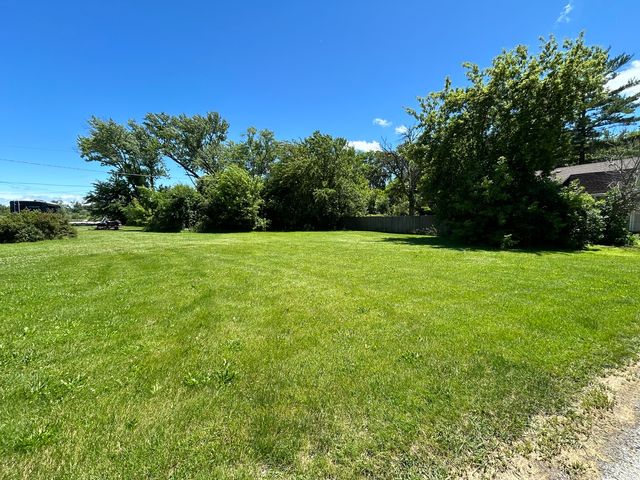 37598 N US Highway 12, Spring Grove, IL 60081