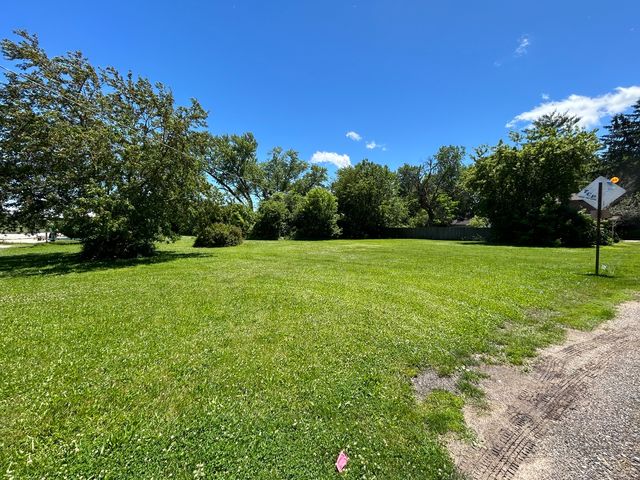 37598 N US Highway 12, Spring Grove, IL 60081