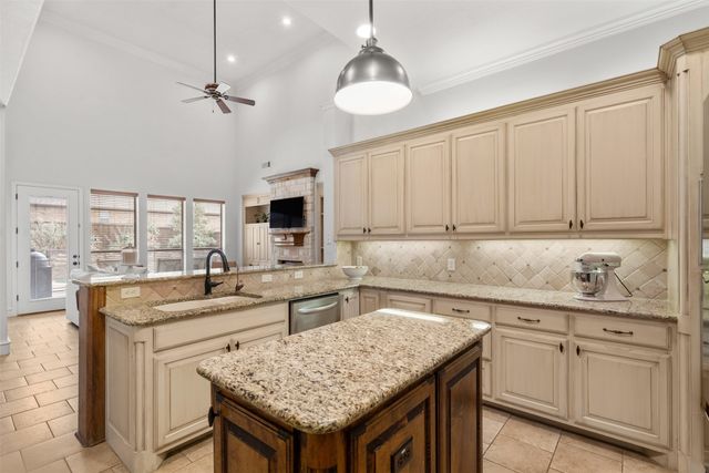 7924 Forest View Court, North Richland Hills, TX 76182