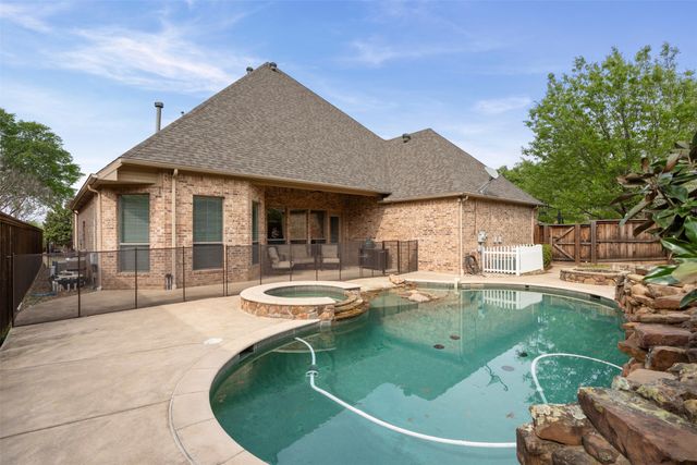 7924 Forest View Court, North Richland Hills, TX 76182