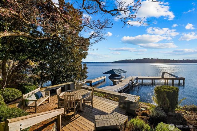 18 Holly Lane, Mercer Island, WA 98040