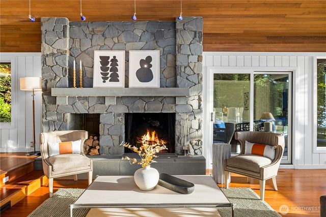 18 Holly Lane, Mercer Island, WA 98040