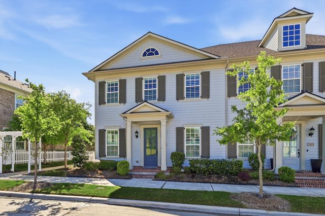 8726 Mangham Street, North Richland Hills, TX 76180