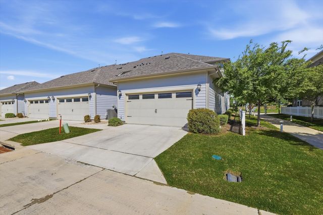 8726 Mangham Street, North Richland Hills, TX 76180