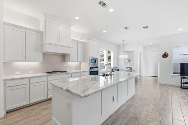 8726 Mangham Street, North Richland Hills, TX 76180