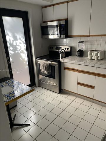 8950 Collins Ave 7, Surfside, FL 33154