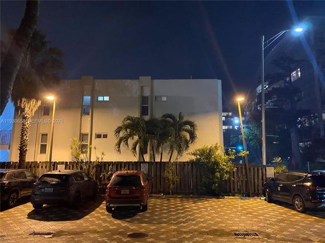 8950 Collins Ave 7, Surfside, FL 33154