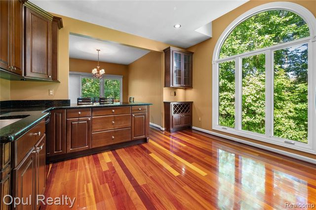24585 Edgewood Drive, Novi, MI 48374