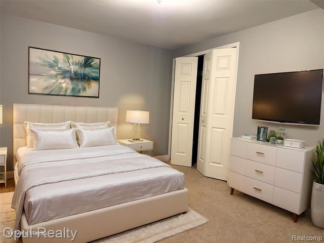 24585 Edgewood Drive, Novi, MI 48374