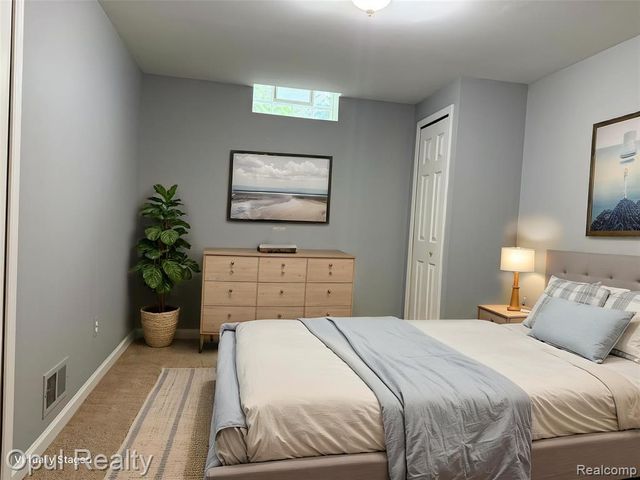 24585 Edgewood Drive, Novi, MI 48374