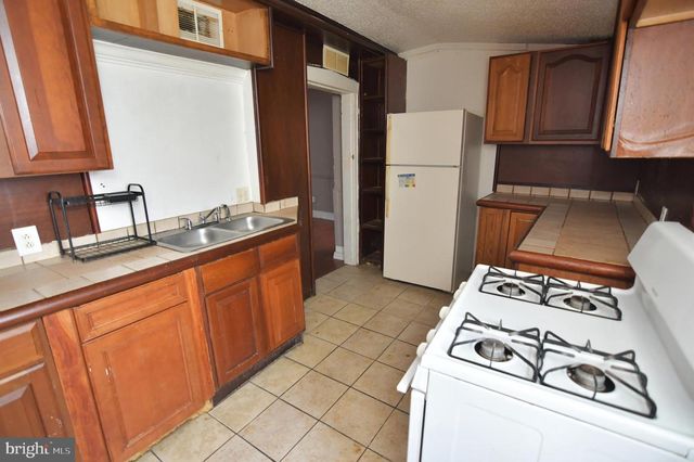 115 N SPRING ST, Martinsburg, WV 25401