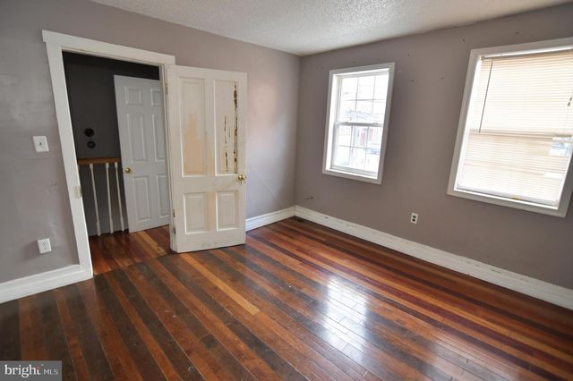 115 N SPRING ST, Martinsburg, WV 25401