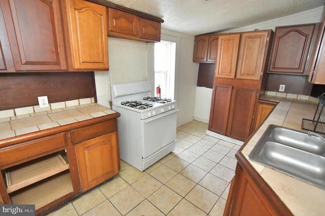 115 N SPRING ST, Martinsburg, WV 25401