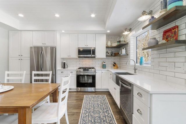 215 Wesley STREET, Williams Bay, WI 53191