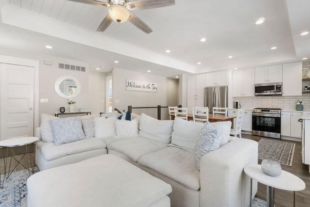 215 Wesley STREET, Williams Bay, WI 53191