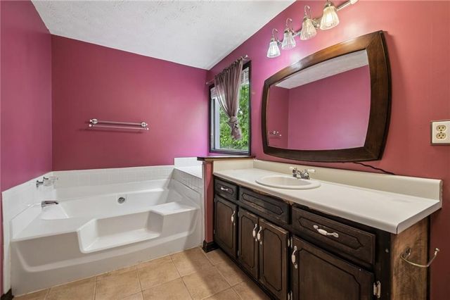 1318 Panhandle Way, Hampton, GA 30228