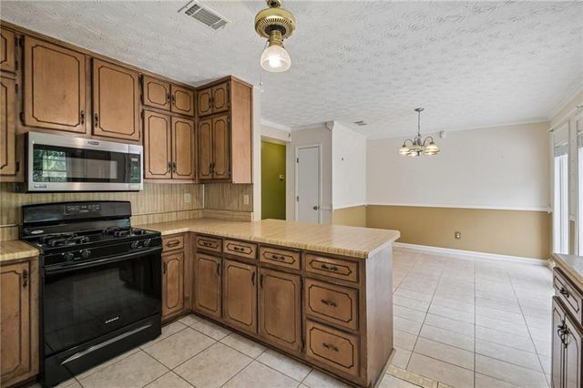 1318 Panhandle Way, Hampton, GA 30228
