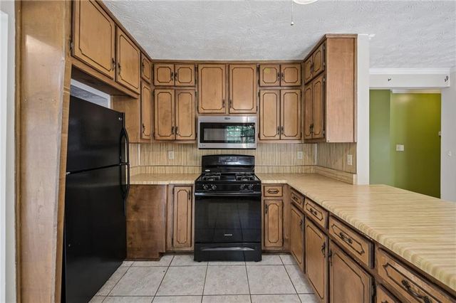 1318 Panhandle Way, Hampton, GA 30228