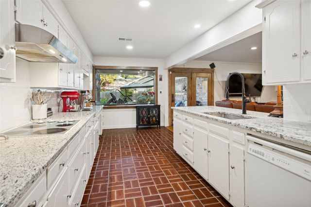 3701 Streamwood Road, Fort Worth, TX 76116