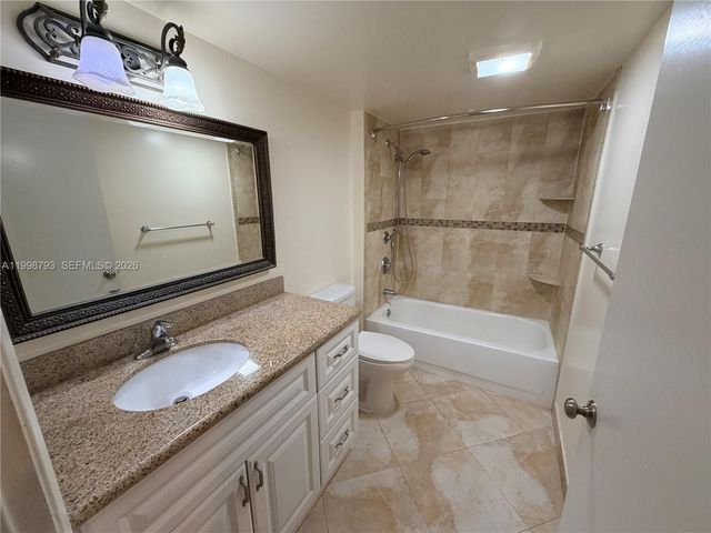 1600 SW 127th Way 101C, Pembroke Pines, FL 33027