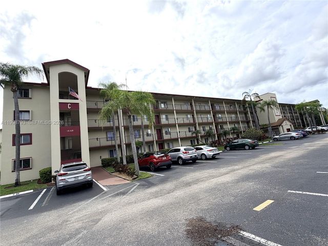 1600 SW 127th Way 101C, Pembroke Pines, FL 33027