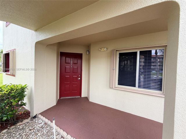 1600 SW 127th Way 101C, Pembroke Pines, FL 33027