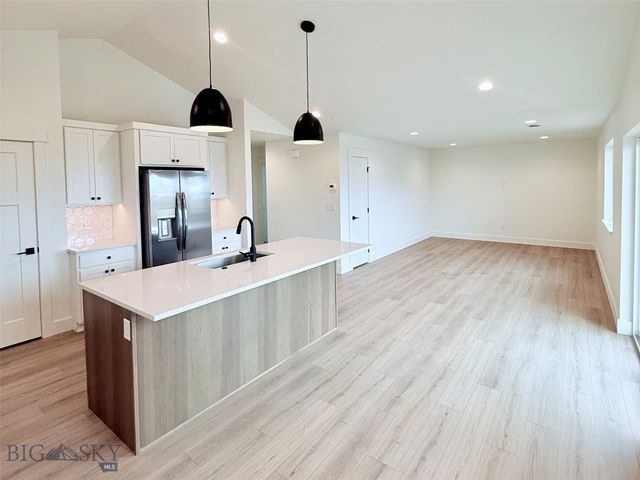 858 Accolade Loop, Belgrade, MT 59714