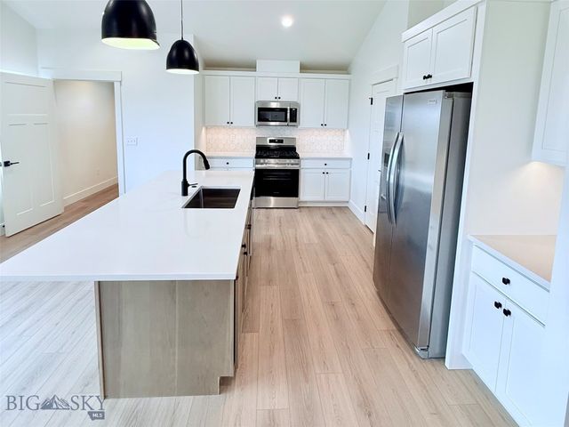 858 Accolade Loop, Belgrade, MT 59714