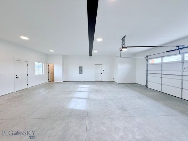 858 Accolade Loop, Belgrade, MT 59714