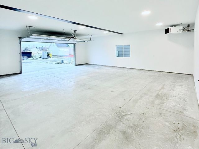 858 Accolade Loop, Belgrade, MT 59714