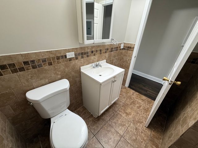 6626 W Cermak Road 1F, Berwyn, IL 60402