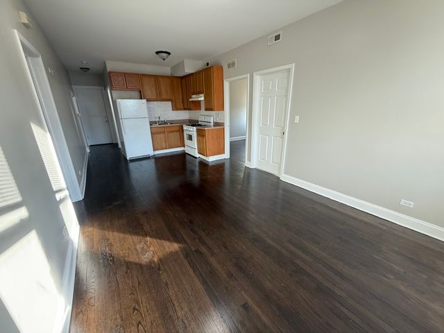 6626 W Cermak Road 1F, Berwyn, IL 60402