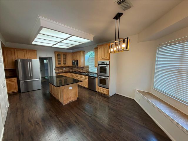 1103 Glendale Drive, Sugar Land, TX 77479