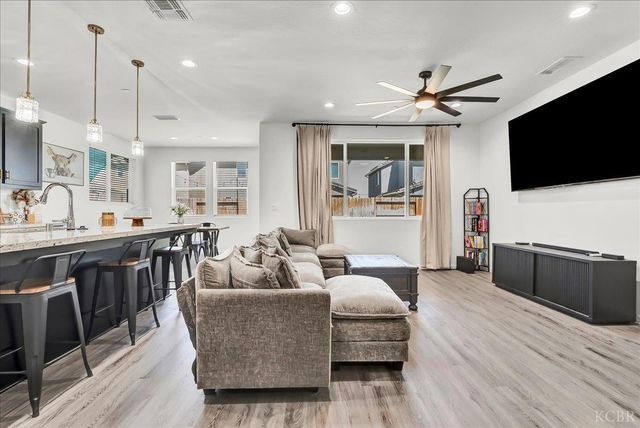 2516 Cortner Street, Hanford, CA 93230