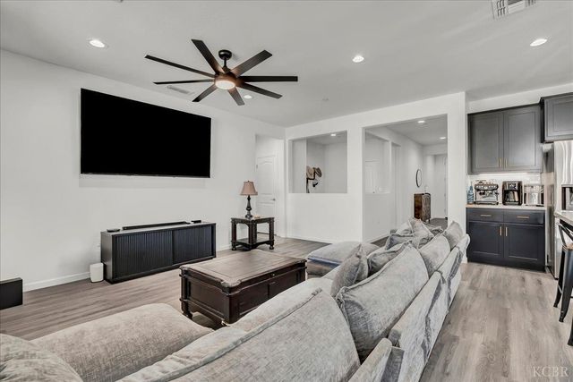 2516 Cortner Street, Hanford, CA 93230